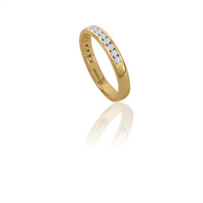 Classic pave diamond ring