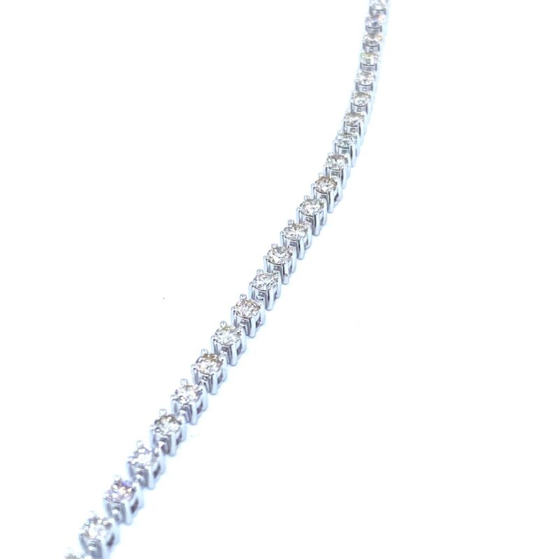 Single line diamond bracelet