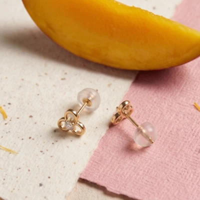 Light Weight Divs Diamond Stud Earrings