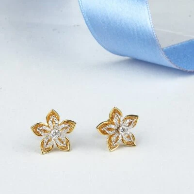 Neh Flower Diamond Earrings