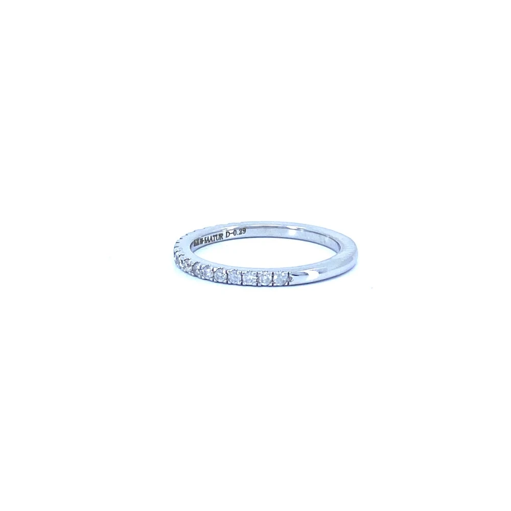 Classic white gold ring