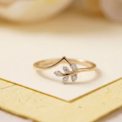 Kat Leafy Diamond Ring