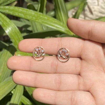 Rose gold swirl earring