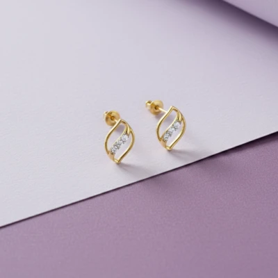 Riya Light Weight Diamond Earring